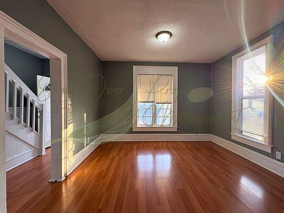 4th image of 3510 Roberts St