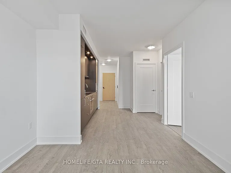 10 Inn On The Park Dr #2405 — Photo 23