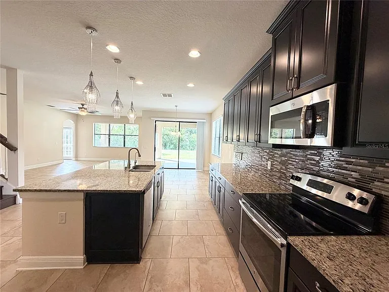19522 Whispering Brook Dr — Photo 8