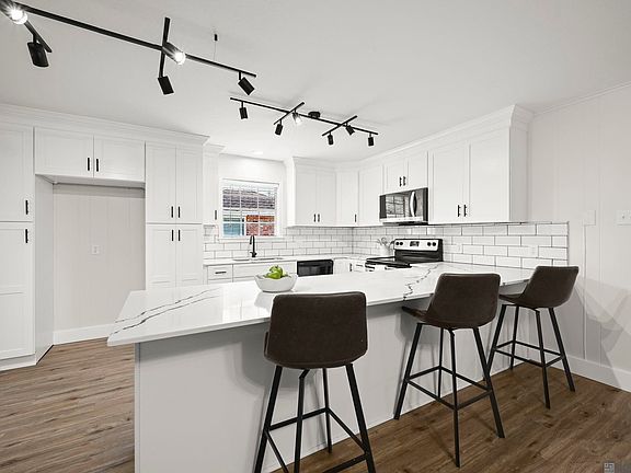 4th image of 10248 Ridgely Rd