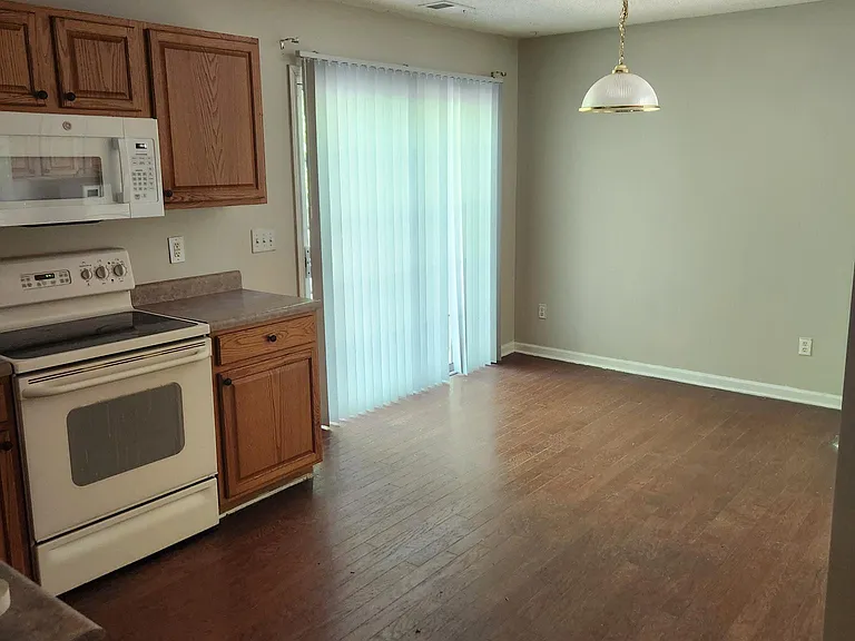 545 Dogwood Creek Pl — Photo 13