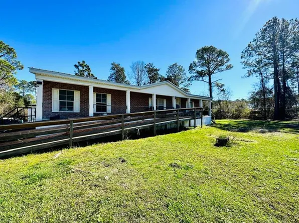 1587 Peachtree Rd, Apalachicola, FL 32320