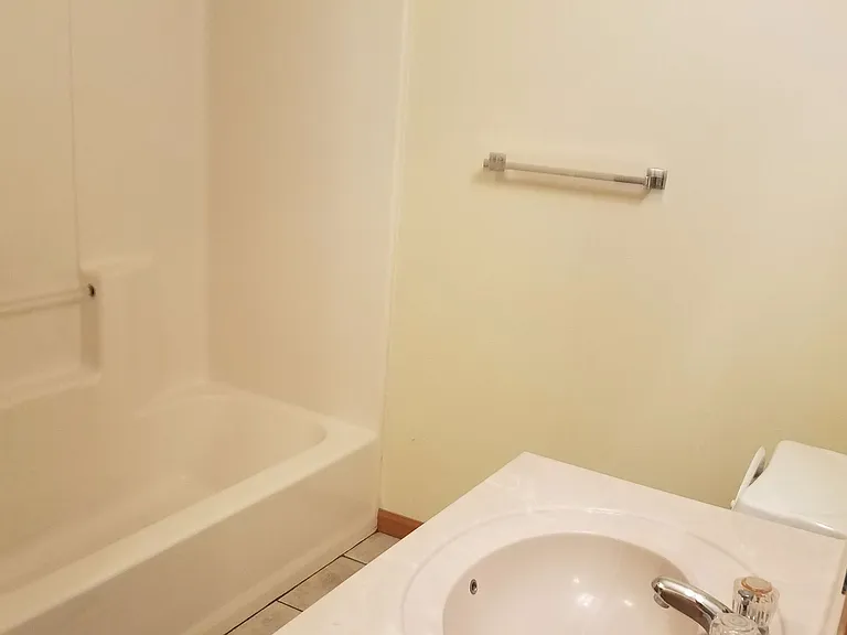 810 E Jackson St — Photo 10