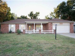 1109 N Westlink Ave, Wichita, KS 67212