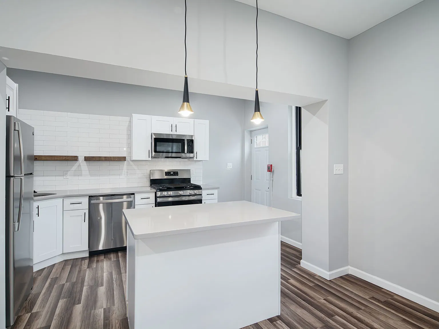 1439 S 6th St — Photo 3