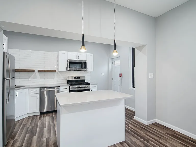 1439 S 6th St #1R — Photo 3