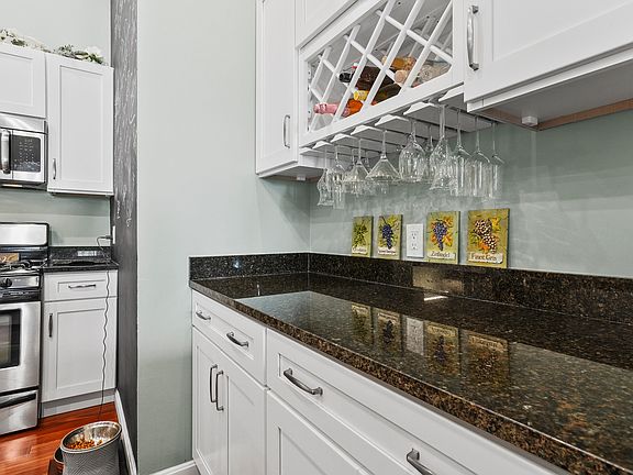 4th image of 25 Hosmer St APT 15
