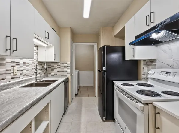 9700 Leawood Blvd APT 1315, Houston, TX 77099