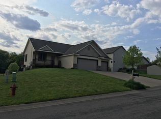 8081 Dawn Dr, Rockford, MN 55373
