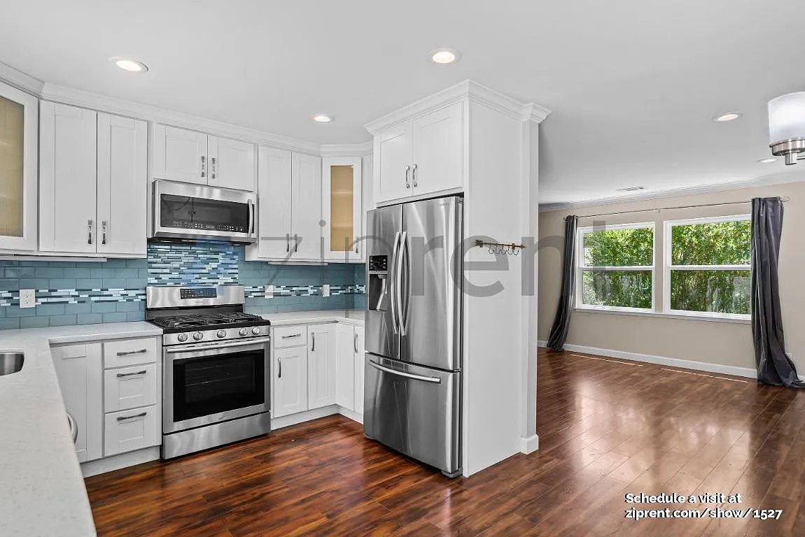3 bed, 1400 sqft, $4,600 — Photo 1