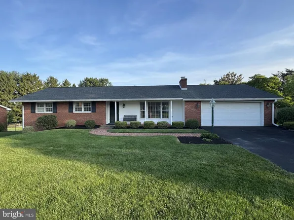 16617 Mosby Dr, Williamsport, MD 21795