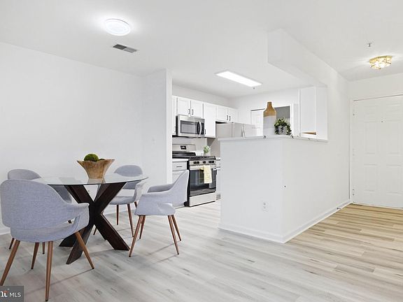 3rd image of 8075 Lacy Dr APT 101