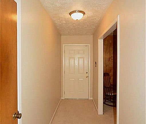 4th image of 4038 Meadowlark Way