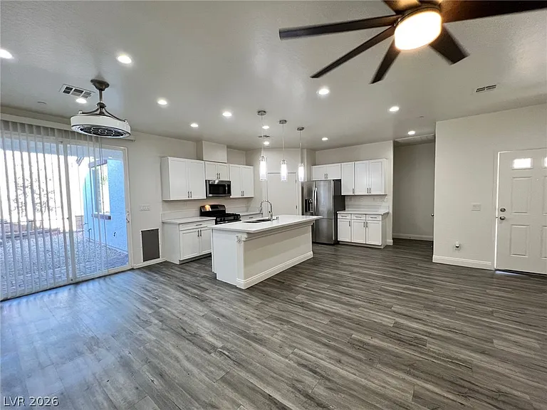 1586 Tilman Ln — Photo 3