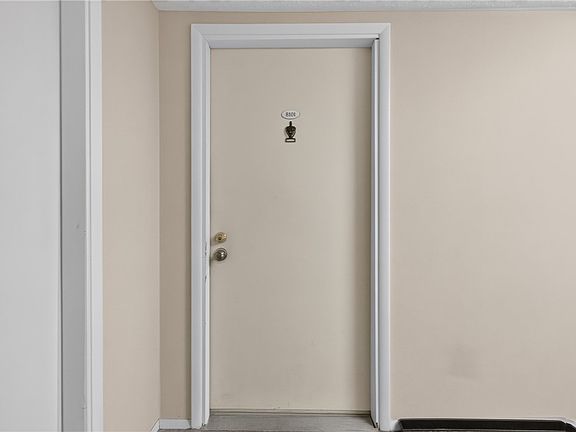 5th image of 8101 Revere Pl