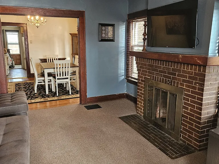 3435 Peach St — Photo 3