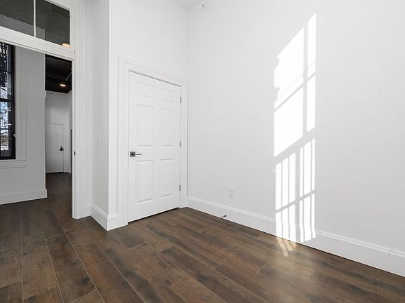 5th image of 2151 Colerain Ave #0