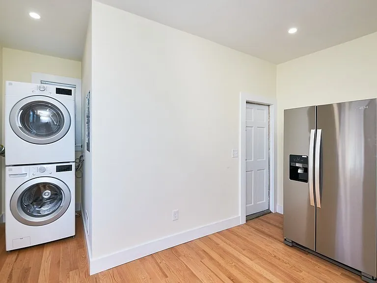 19 Clark St #3 — Photo 6