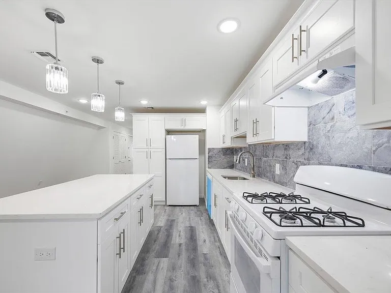 34 Fulton Ave #3 — Photo 3
