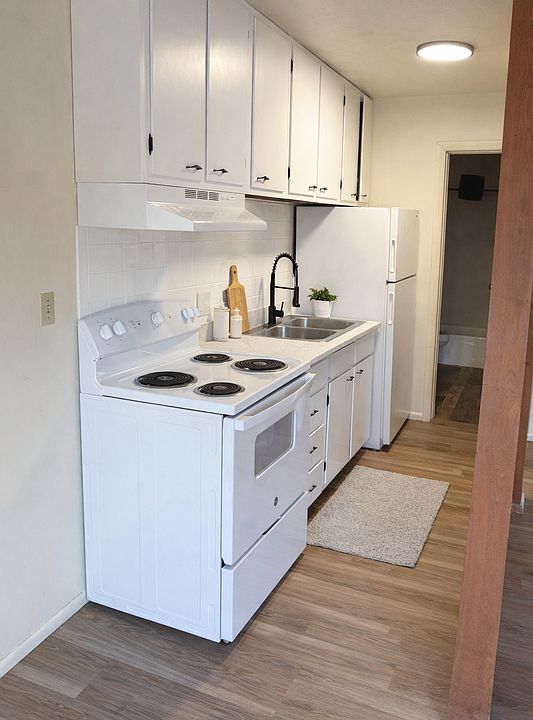 1st image of 2006 W Woodriver Dr #3
