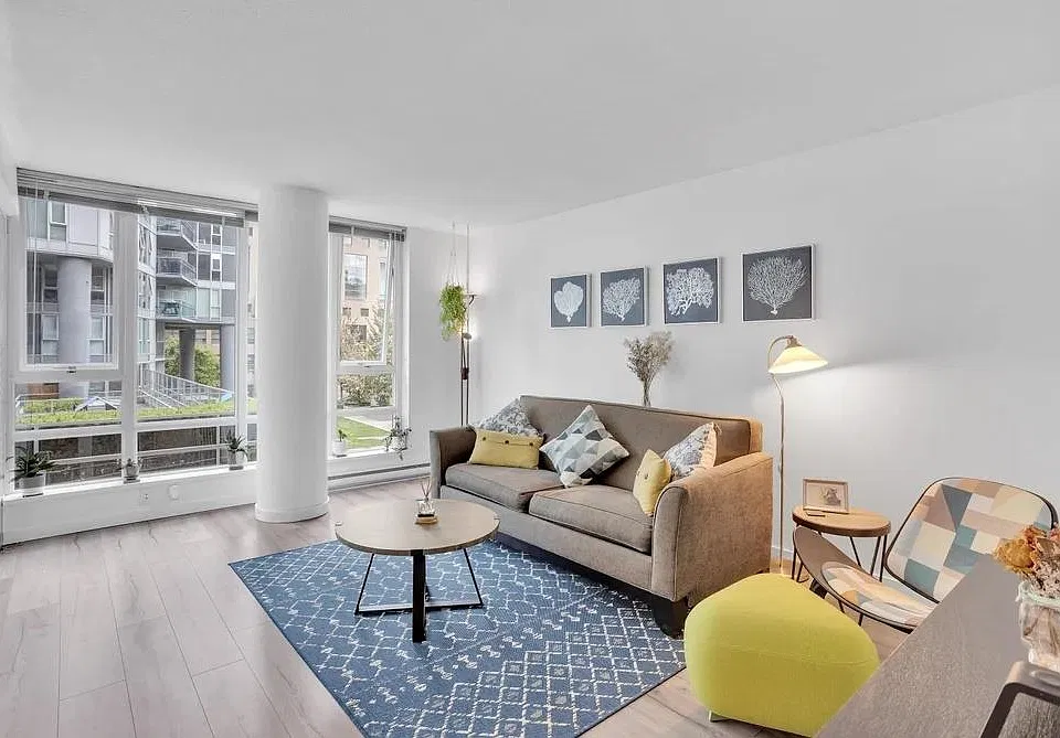 233 Robson St #502