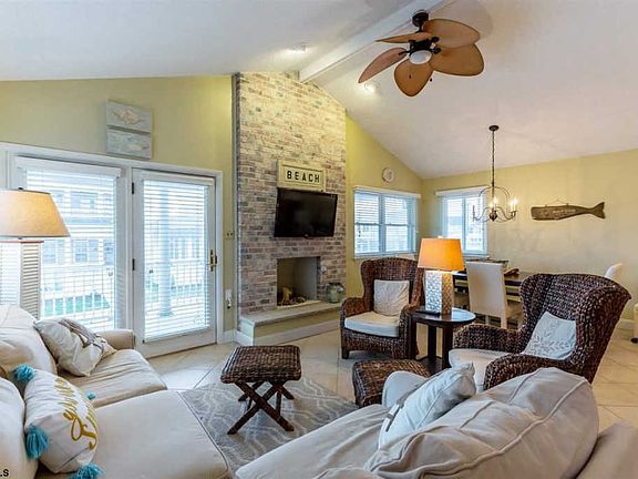 4th image of 4316 Asbury Ave