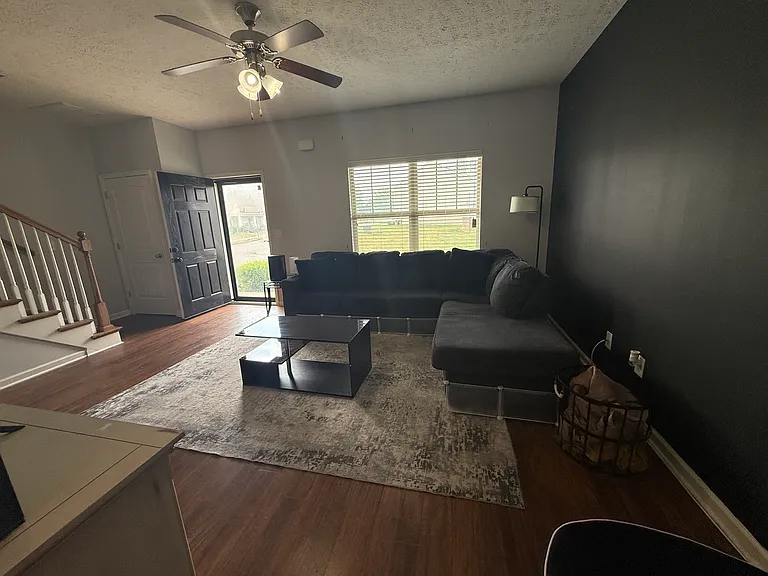 1567 Sprucedale Dr — Photo 11