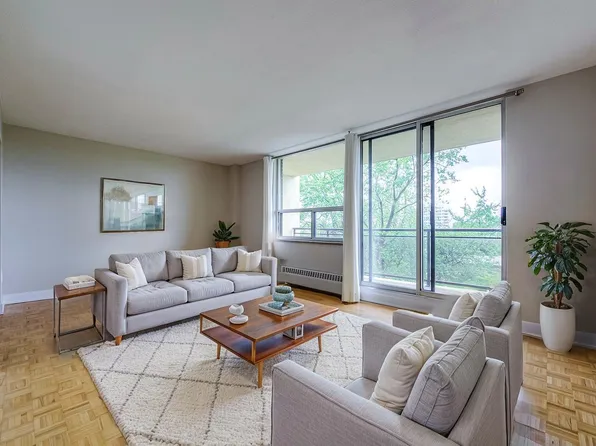 155 Navy St, Oakville, ON L6J 2Z7