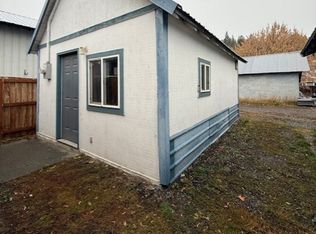 411 1/2 2nd St E, Cle Elum, WA 98922