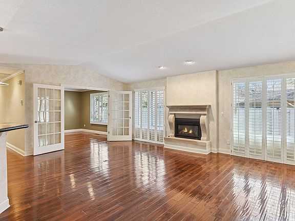 4th image of 50 Kimberly Ln N