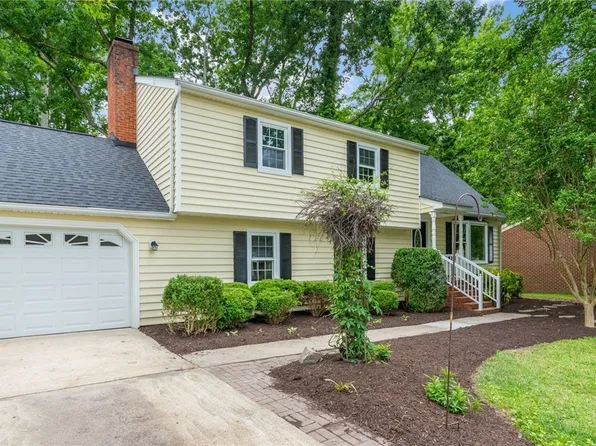 967 Edinborough Dr, Colonial Heights, VA 23834