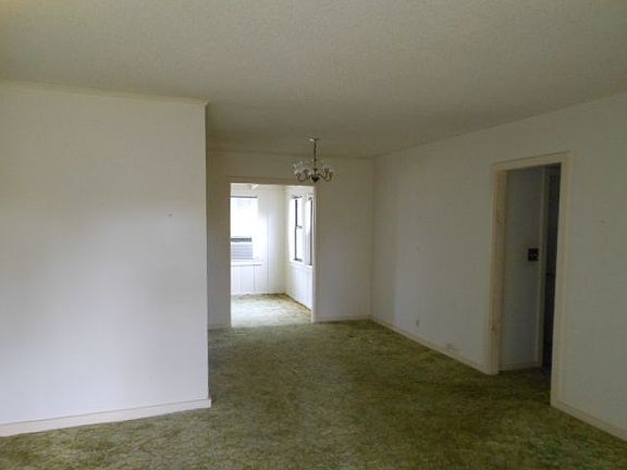 2nd image of 1504 Redwood Ave