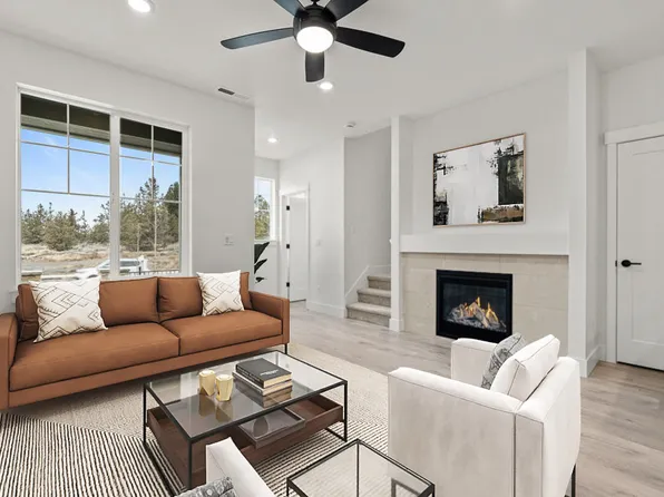 3095 NE Nipper Dr, Bend, OR 97701