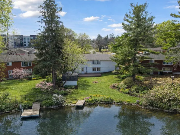 8420 Meadow Lake Rd E, New Hope, MN 55428