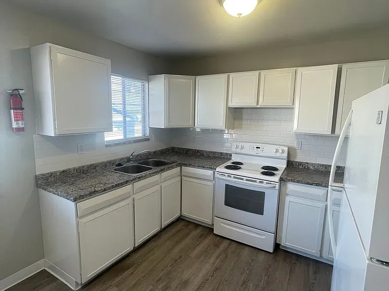 1113 W Arroyo Ave — Photo 26