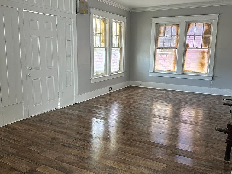 1253 Thomas St — Photo 21