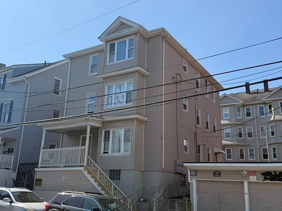 2nd image of 425 Division St