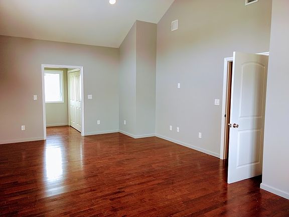 5th image of 6 Starlight Ln