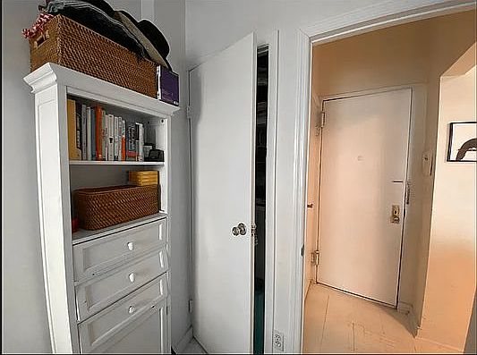5th image of 447 W 22nd St #4B