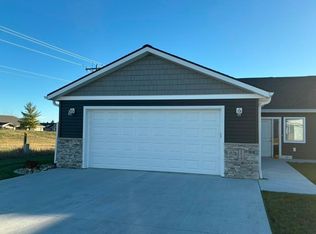 1037 Village Ln, Detroit Lakes, MN 56501