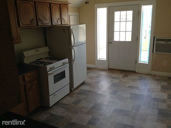 Kitchen/ Front Entrance