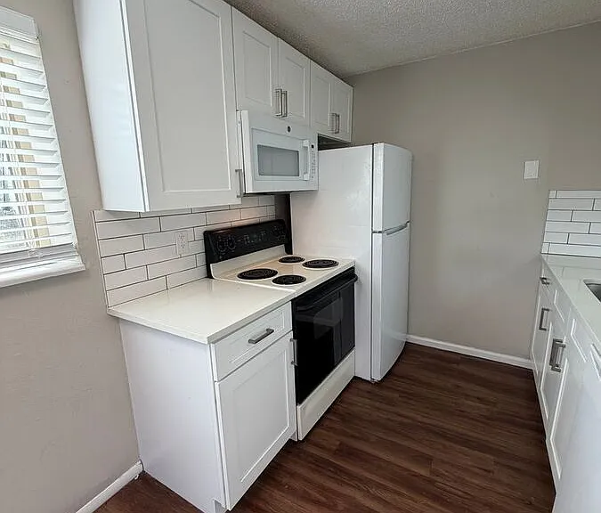 1065 Saulsbury St #101 — Photo 5