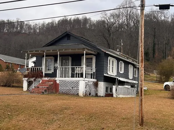 18585 Midland Trl, Ansted, WV 25812