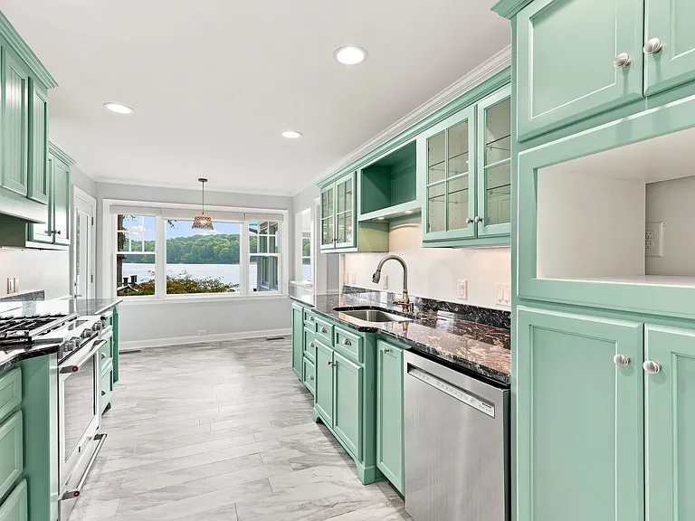 253 Lakeview Dr — Photo 43