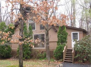 122 Great Oaks Dr, Nesquehoning, PA 18240