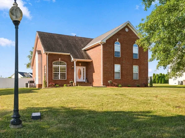 2014 Elaina Jeanne Dr, Pleasant View, TN 37146