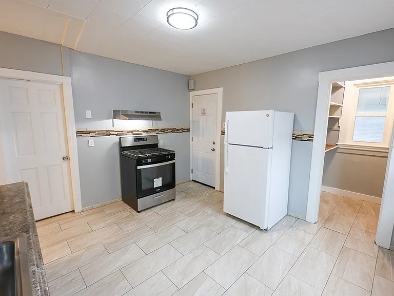 4 Standard St #2 — Photo 1