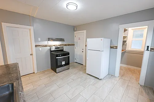 4 Standard St #2 Photo 1