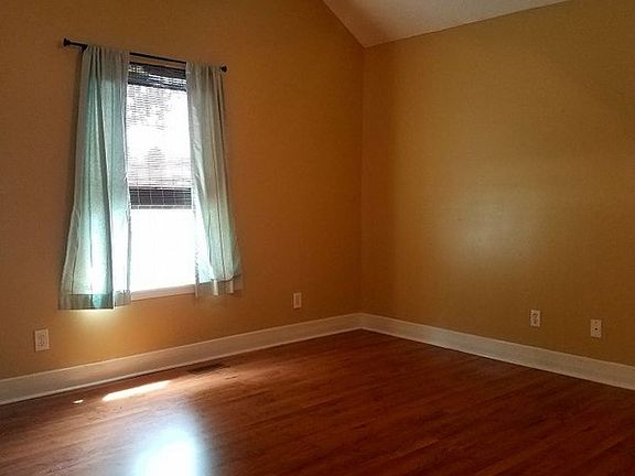 4th image of 2543 Lismore Dr