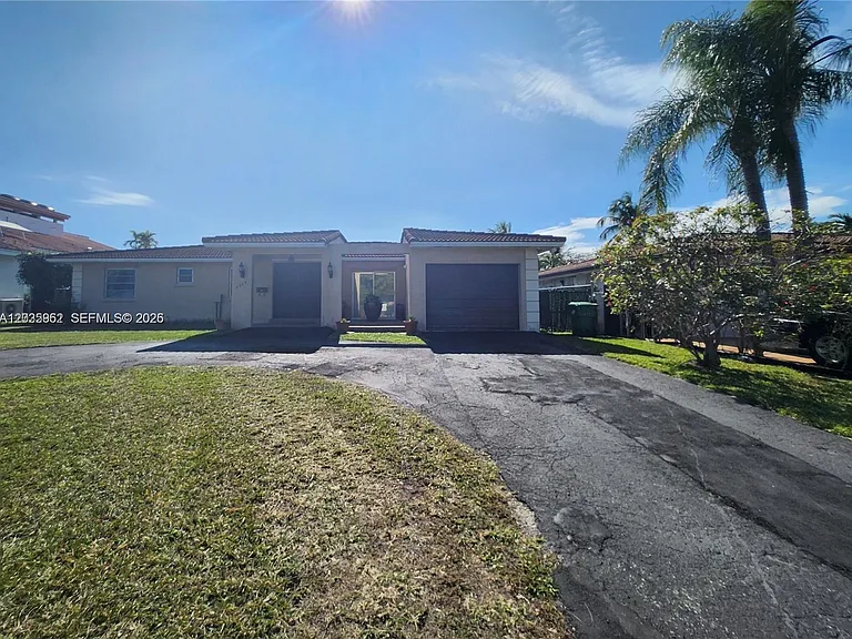 8764 SW 54th Ter #EFFICIENCY — Photo 1